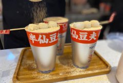 過氣的餐飲小吃品牌，通過設計策劃一年連開3000家，半仙豆夫如何做到的？